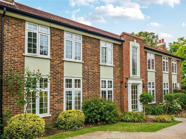 Flat for sale in Blackhills, Surrey