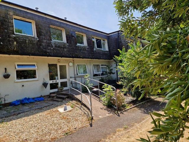 Flat for sale in Withycombe, Budlake