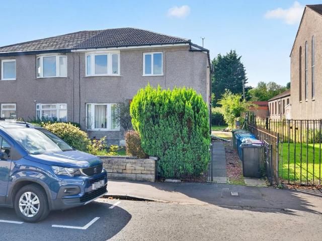 Flat for sale in Croftfoot, Glasgow