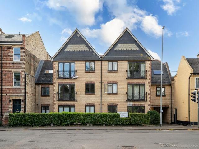 Flat for sale in Arbury, Cambridgeshire