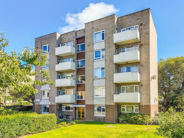 Flat for sale in Morningside, Scotland