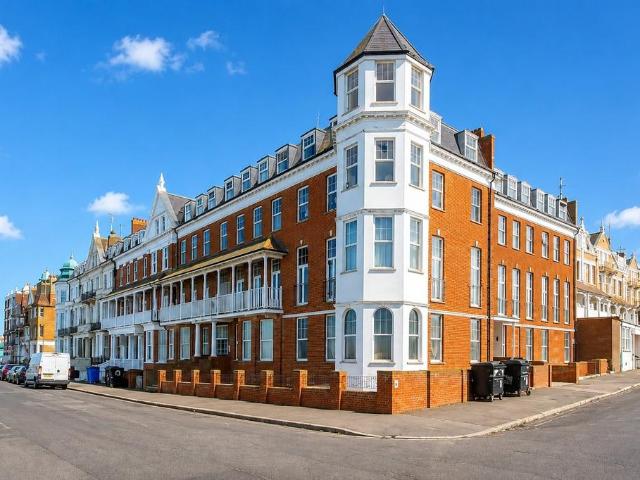 Flat for sale in Cliftonville West, Acol