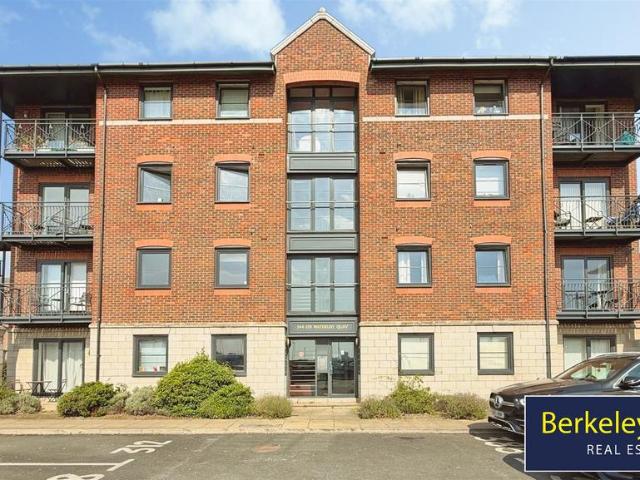 Flat for sale in Calderstones