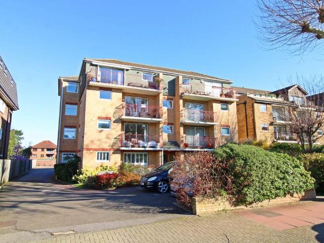 Flat for sale in Beckenham, Greater London