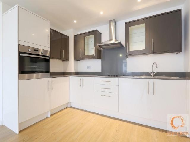 Flat for sale in Slough