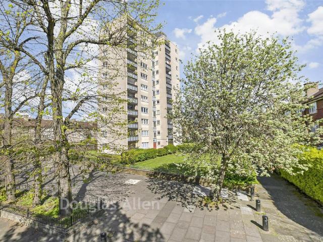 Flat for sale in London Borough of Newham, Greater London
