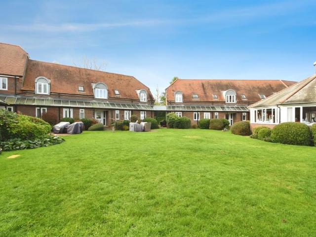 Flat for sale in Coggeshall, Chipping Hill