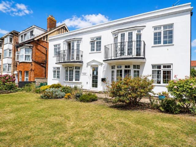 Flat for sale in Old Town, Heathlands