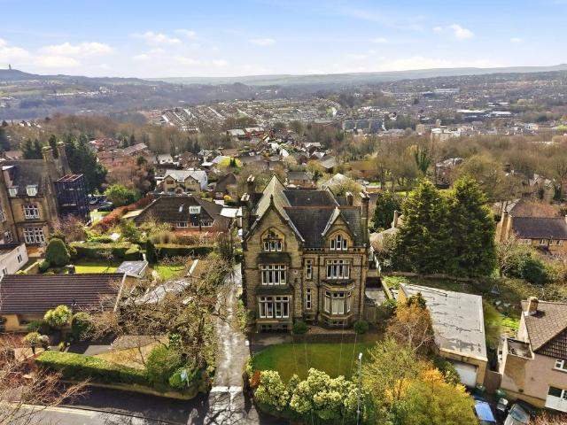 Flat for sale in Highfields, Huddersfield