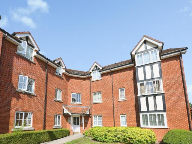 Flat for sale in Colliers End, Hertfordshire