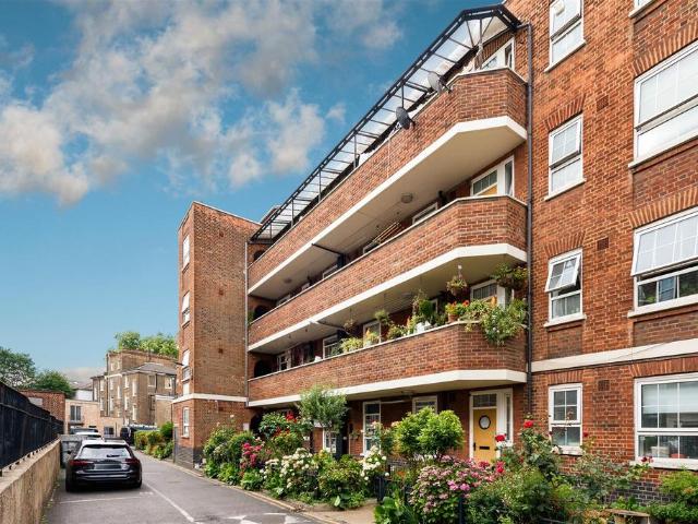 Flat for sale in Tufnell Park, Greater London