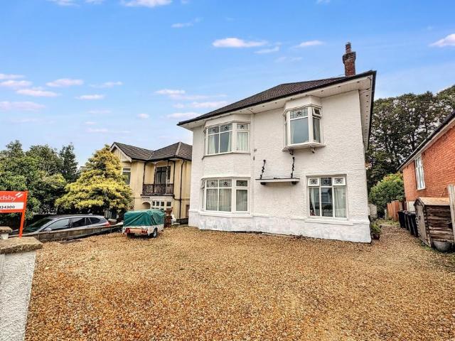 Flat for sale in Bournemouth