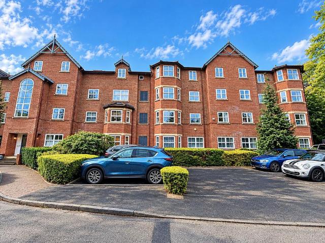 Flat for sale in West Didsbury, Manchester