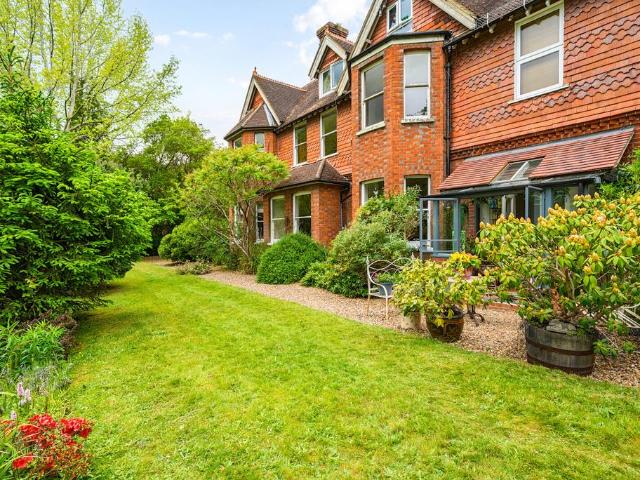 Flat for sale in Shalford, Westborough