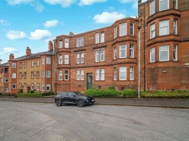 Flat for sale in Greenock, Scotland