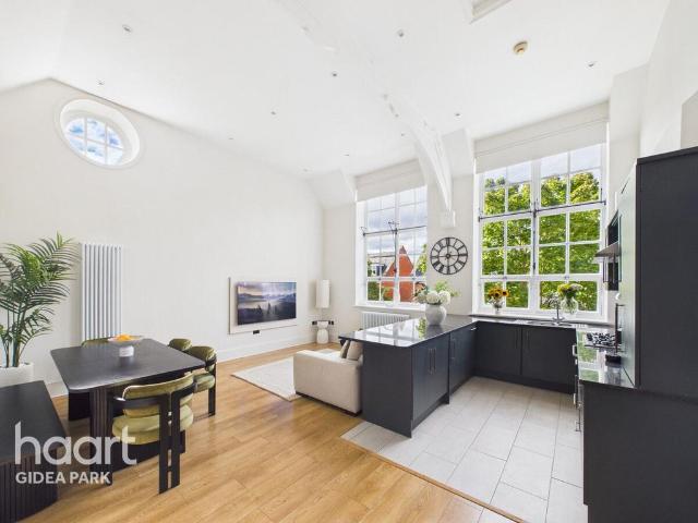 Flat for sale in London Borough of Havering, Greater London