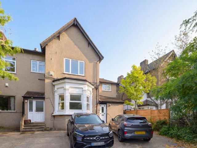 Flat for sale in London Borough of Barnet, Greater London