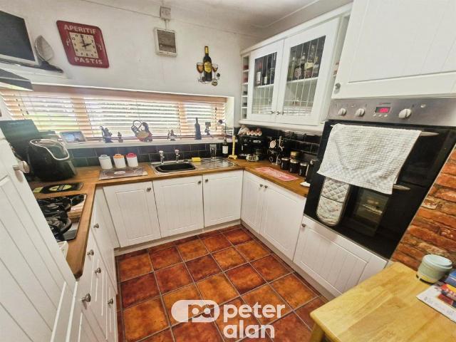Flat for sale in St Dials, Wales