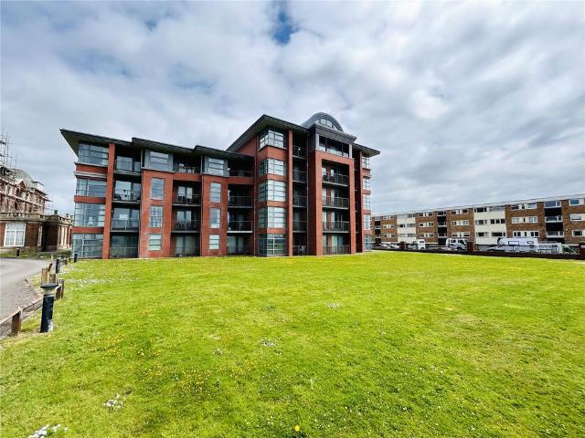 Flat for sale in Knowle, Blackpool