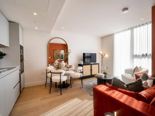 Flat for sale in Isle Of Dogs, Isle Of Man