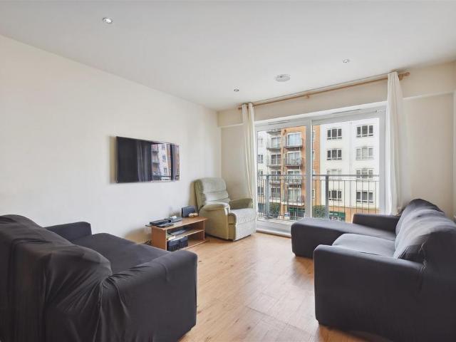 Flat for sale in Colindale, Isle Of Man