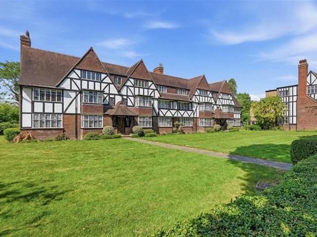 Flat for sale in London Borough of Ealing, Park Royal