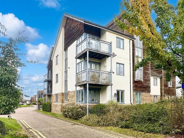 Flat for sale in Monkston Park, Milton Keynes