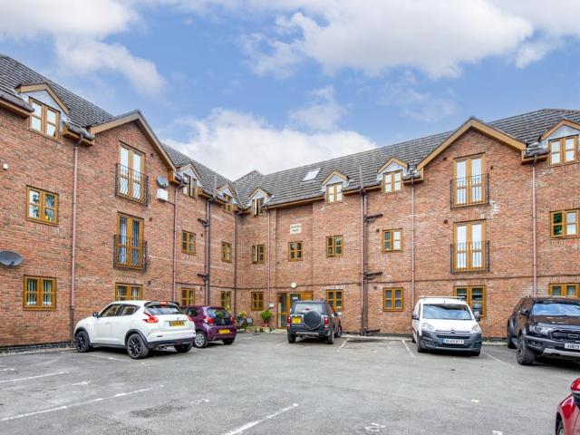 Flat for sale in Wigan, Greater Manchester