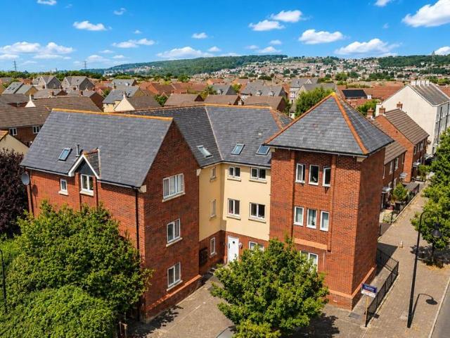 Flat for sale in Worle, Weston-super-mare