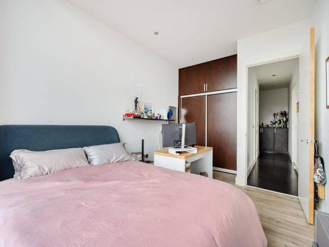 Flat for sale in Kentish Town, Greater London