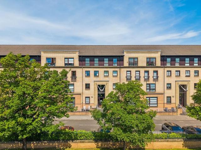 Flat for sale in Laurieston, Gorbals