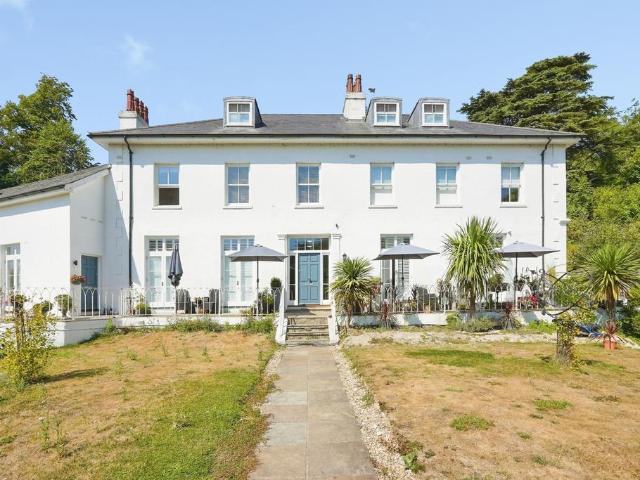 Flat for sale in Kearsney, Ash