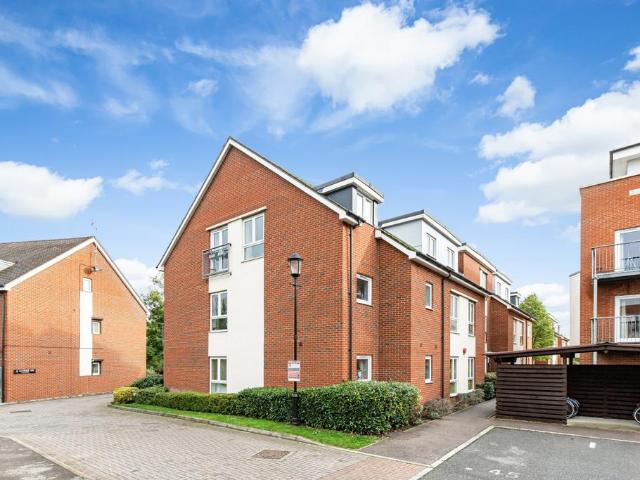 Flat for sale in The Slade, Oxfordshire