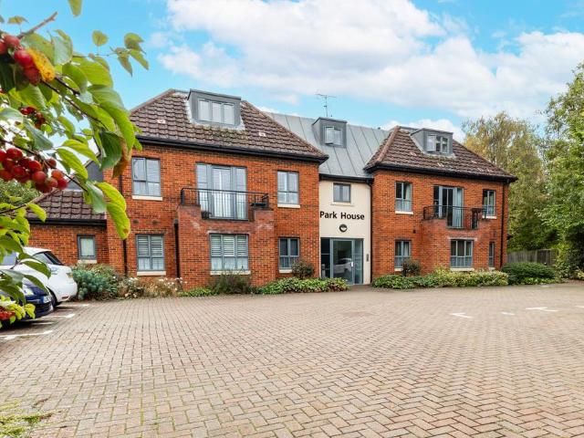 Flat for sale in Arbury, Cambridgeshire