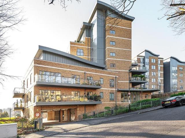 Flat for sale in London Borough of Croydon, Upper Norwood