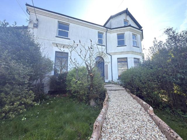 Flat for sale in Budlake, Devon