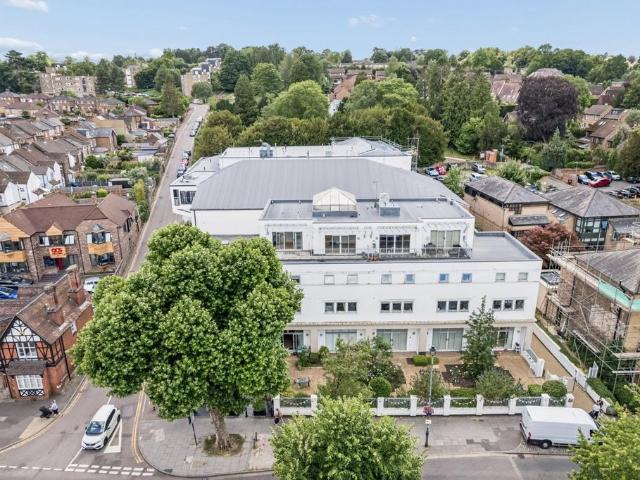 Flat for sale in Ashlyns Estate, Pouchen End