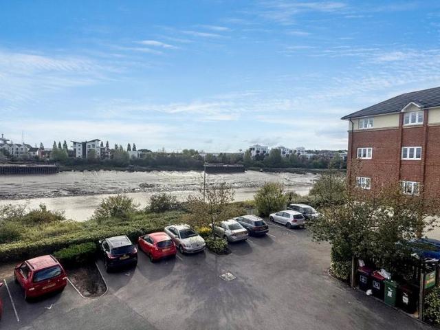 Flat for sale in Somerton, Newport