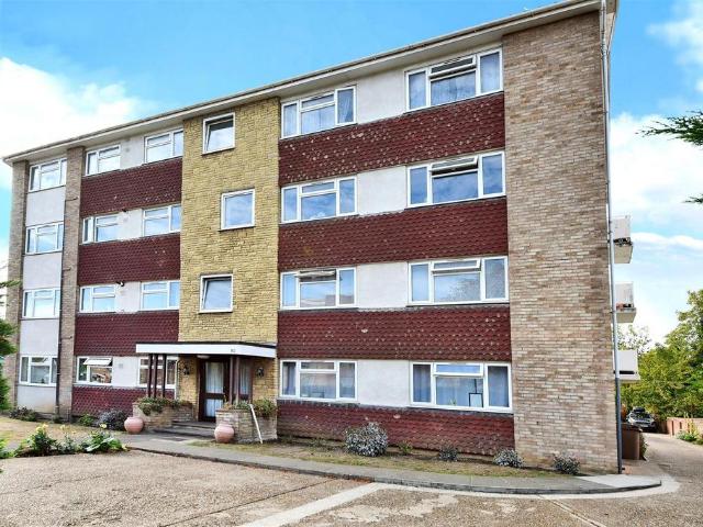 Flat for sale in Oakhill, Greater London