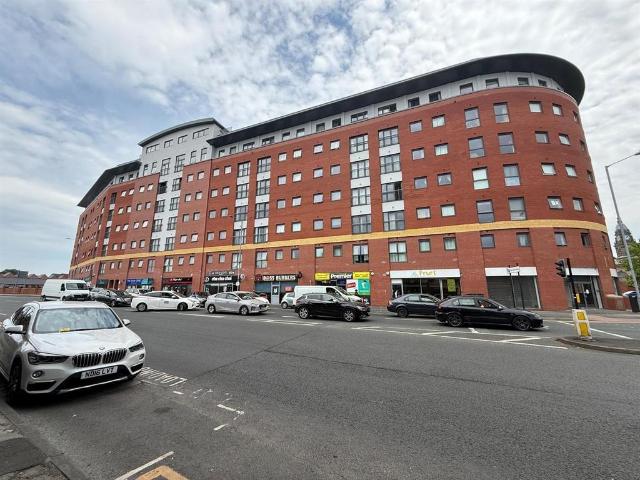 Flat for sale in Lee Bank, Greater Manchester