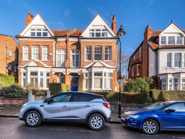 Flat for sale in Shepherd's Hill, Crouch End