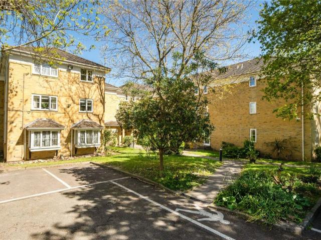 Flat for sale in London Borough of Lewisham, Lower Sydenham