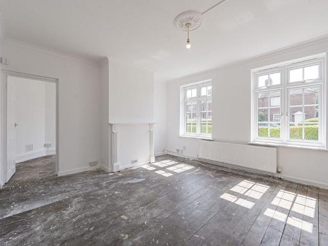 Flat for sale in London Borough of Lewisham, Greater London