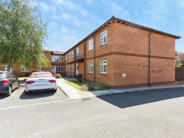 Flat for sale in Cleevemount, Golden Valley