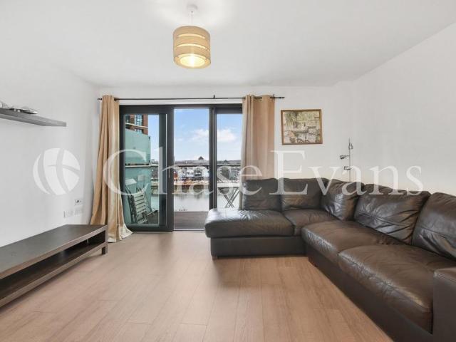Flat for sale in Rotherhithe, Greater London