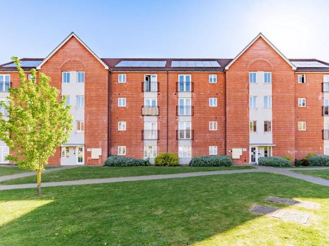 Flat for sale in Lakenham, East Bank
