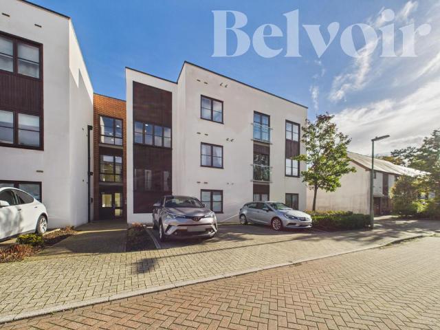 Flat for sale in Basingstoke, Basingstoke and Deane