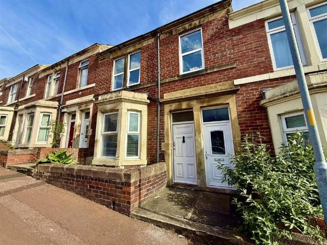 Flat for sale in Bensham, Tyne And Wear
