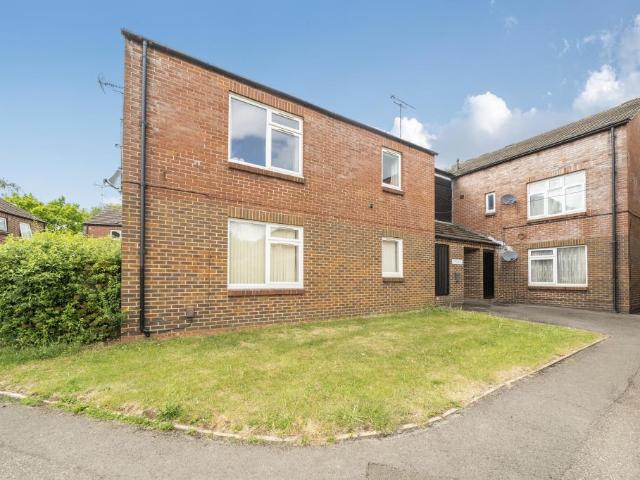 Flat for sale in Berrick Salome, Oxfordshire