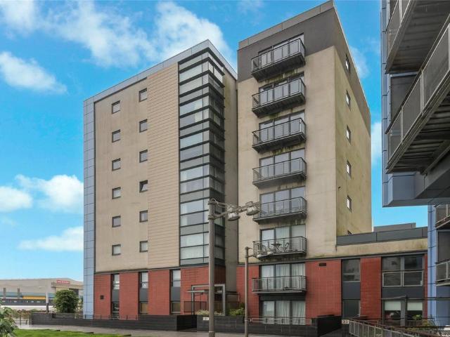 Flat for sale in Thornwood, Govan